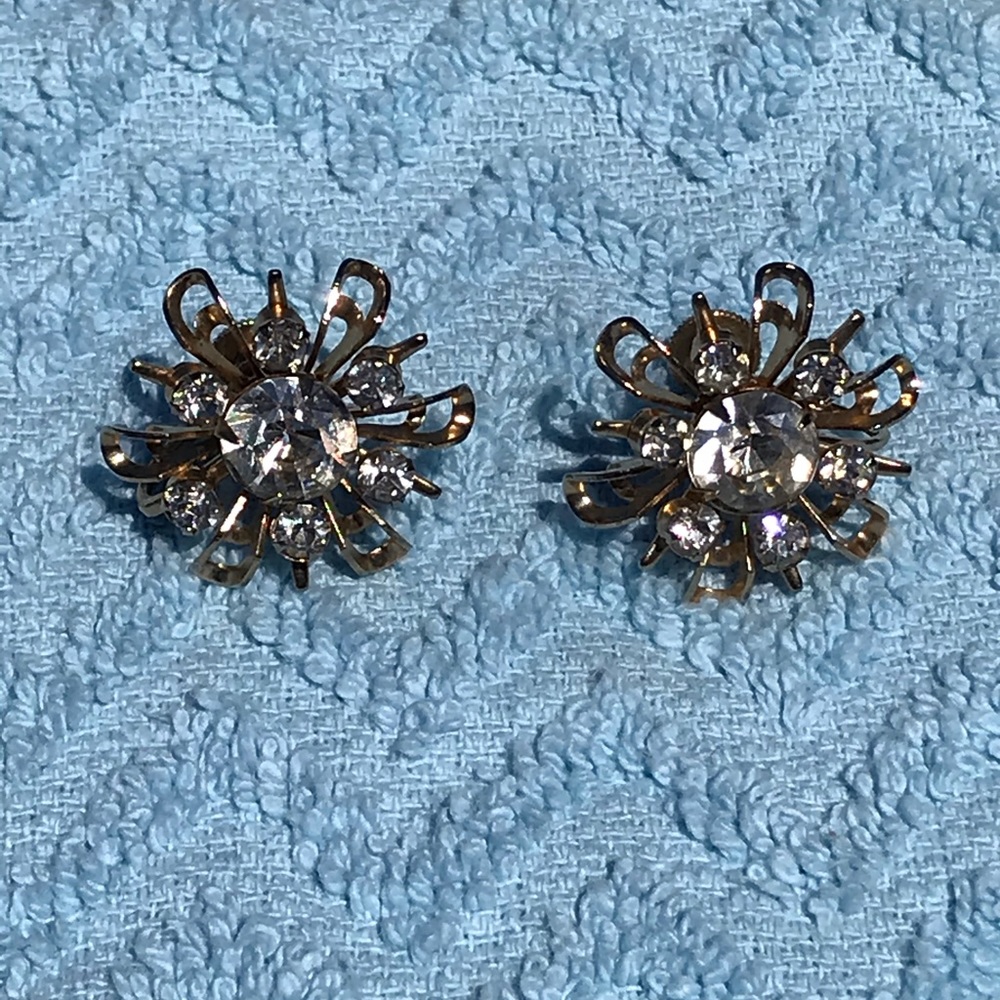 Vintage faceted rhinestone screw on earrings
